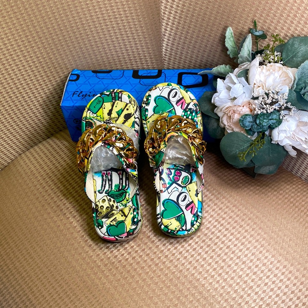 Multicolor sandals